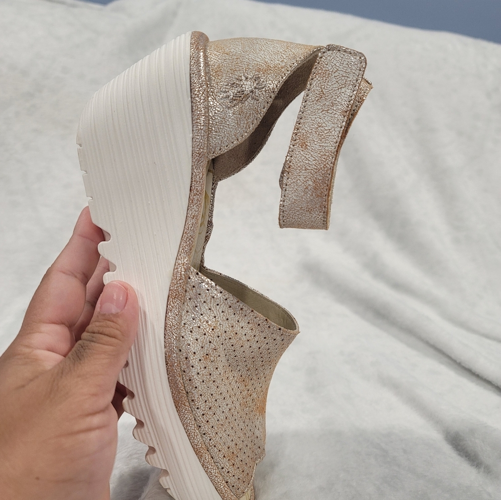 Fly London Yake Metallic Leather Wedge Sandals Women's Size 7.5 EU 37 - Picture 4 of 10